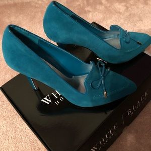 Never worn suede turquoise pumps